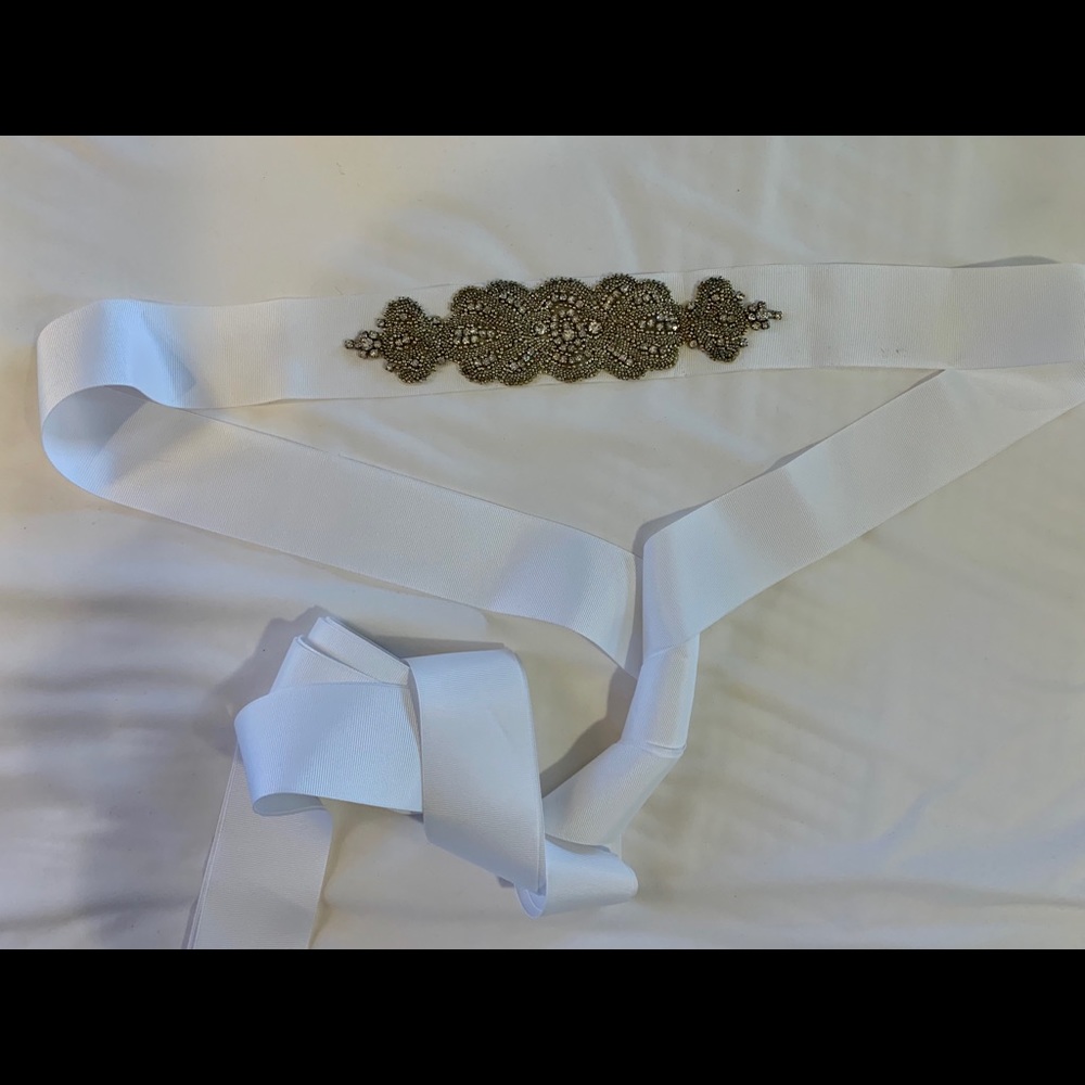 Wedding dress belt - white